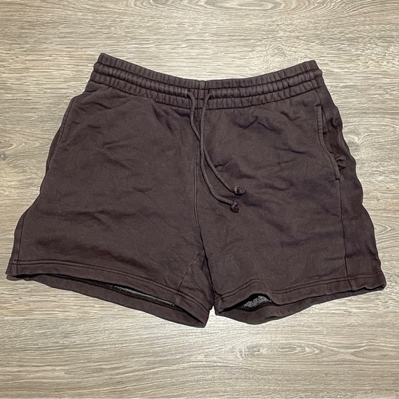 Aritzia TNA Cozy Fleece Boyfriend 5” Shorts — Medium GD Rich Mocha Brown - Picture 3 of 9